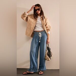 FREE PEOPLE x We The Free Dakota Cinched Pull-On Jeans size small